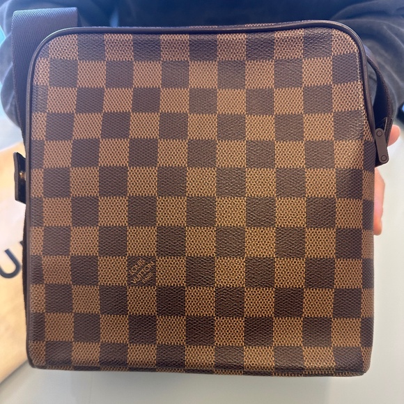 Louis Vuitton Olav PM Damier Ebene Crossbody Bag - in Excellent Condition - Picture 4 of 6